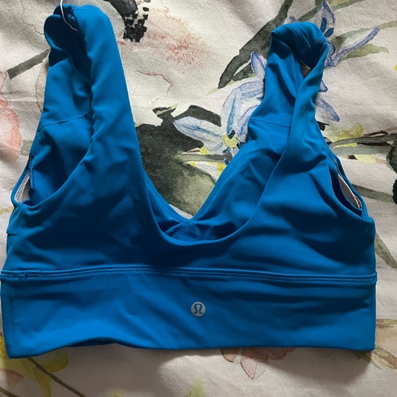 Size 8 Lululemon Sports Bra - Picture 3 of 4